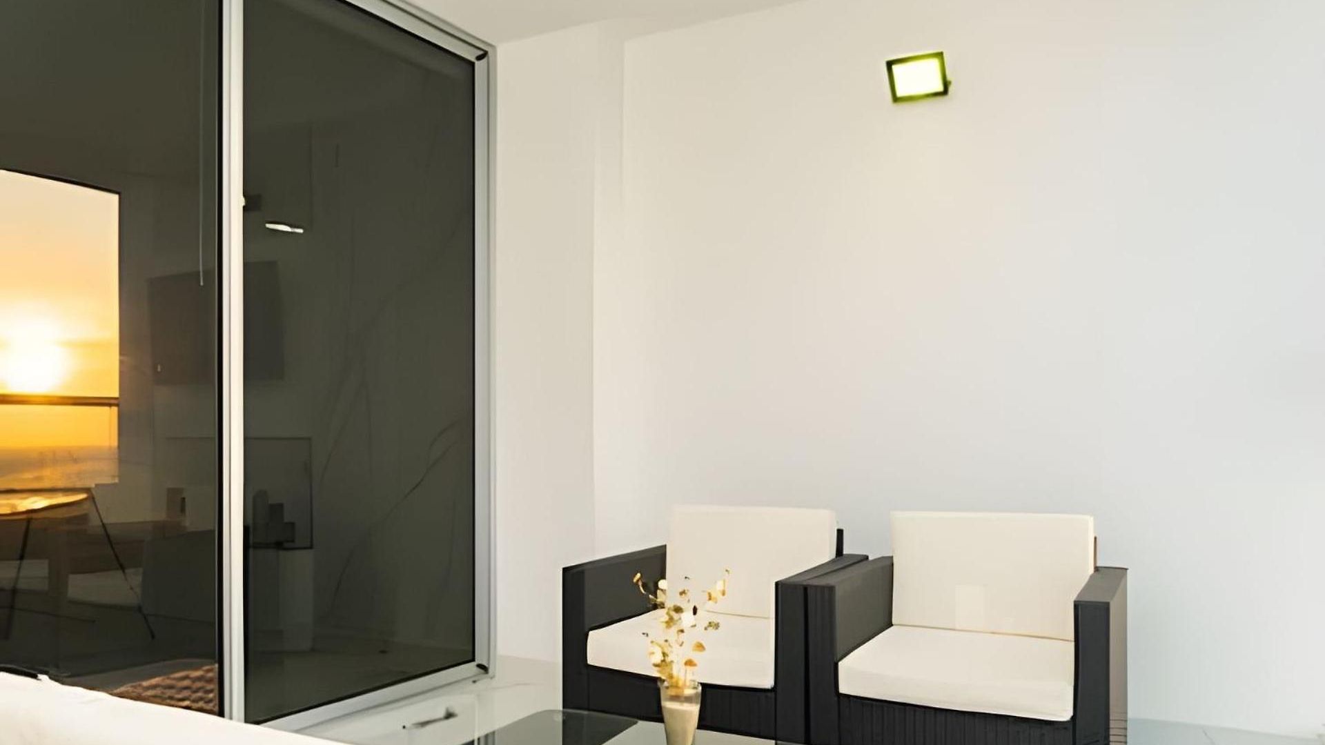 Escape To Paradise In Beautiful Apartment