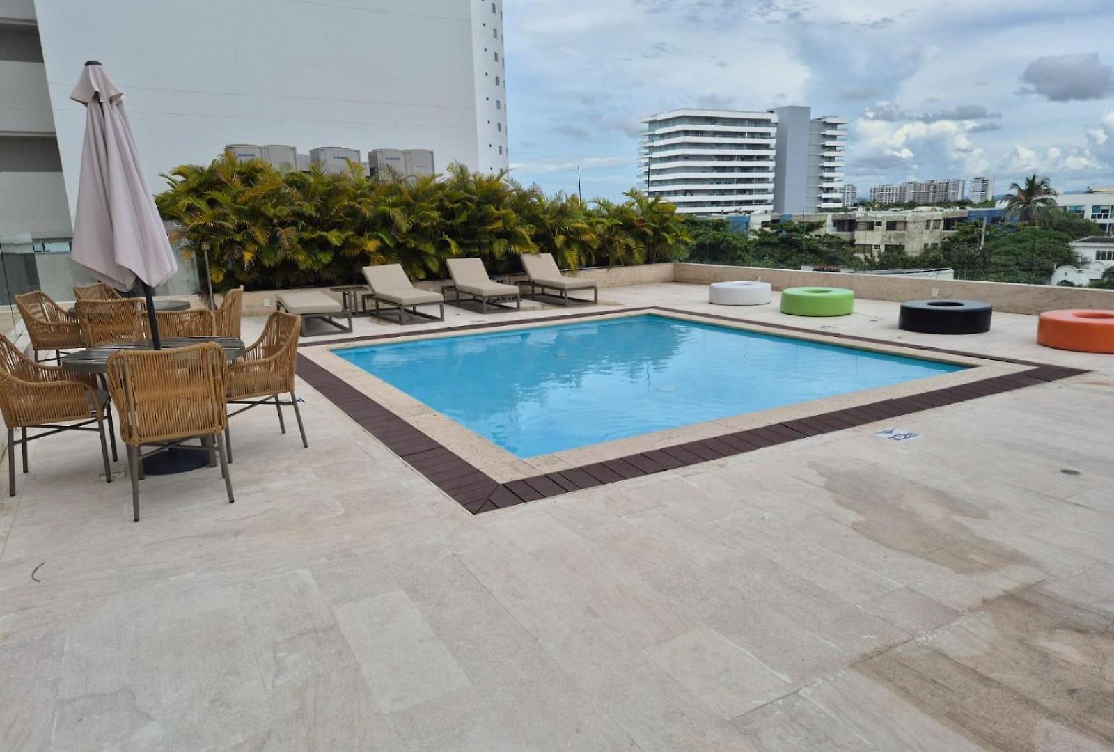 Escape To Paradise In Beautiful Apartment