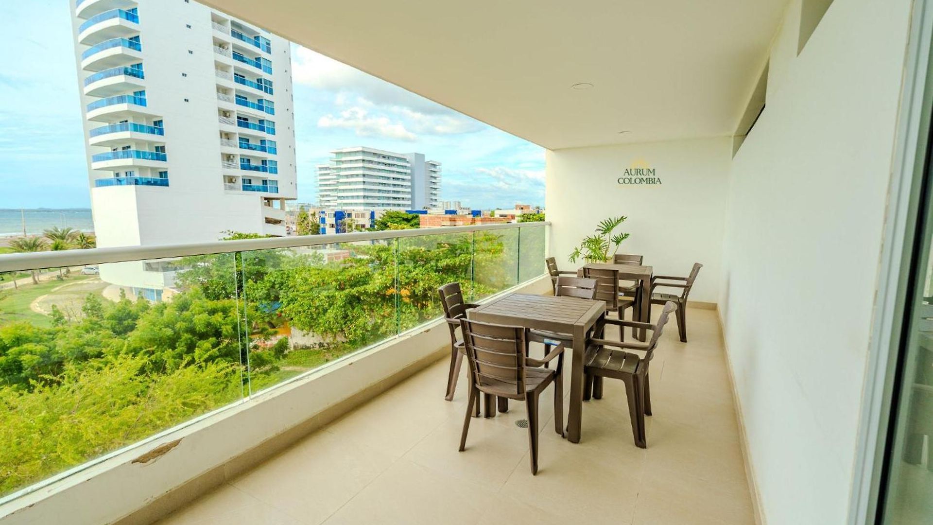 Escape To Paradise In Beautiful Apartment