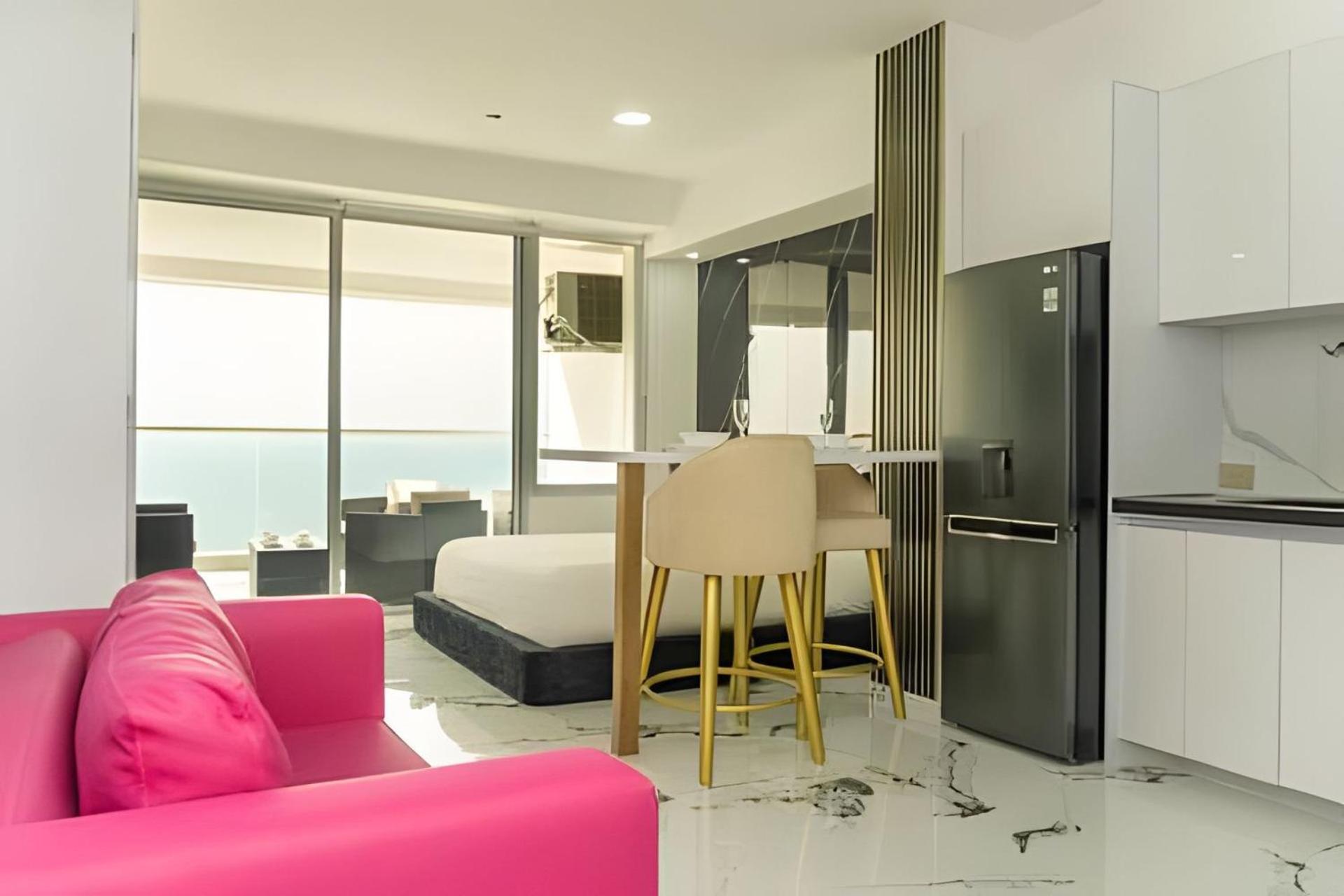 Escape To Paradise - Oceanfront In *